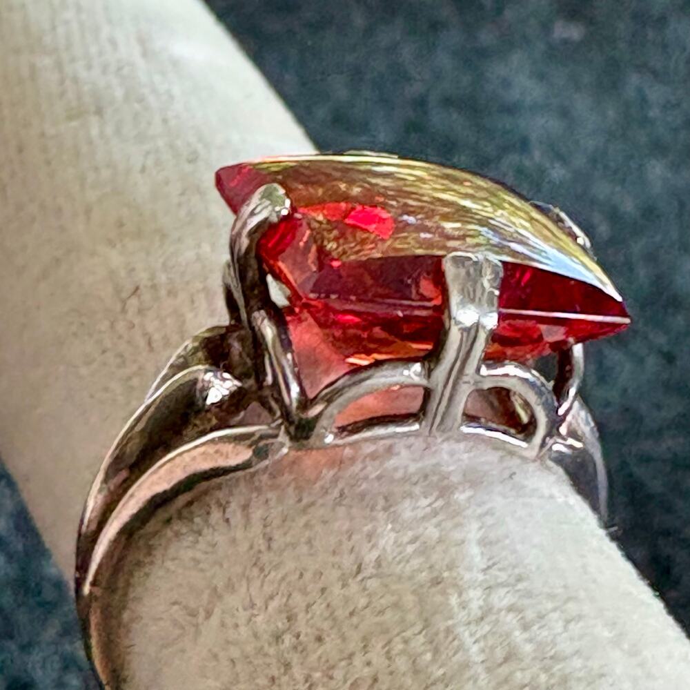 Vintage 925 Sterling Silver Red Cabochon Statement Ring Size 6,75